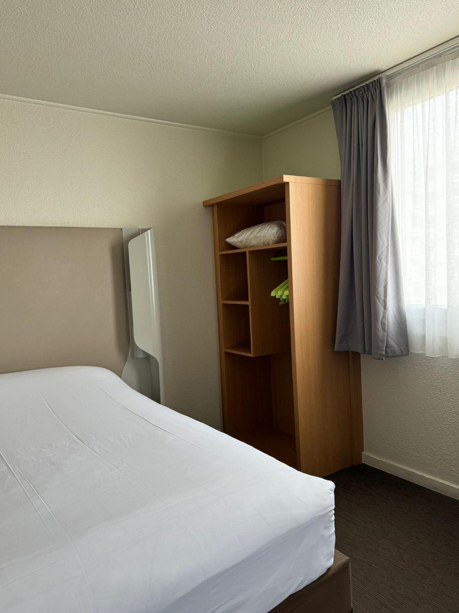 Campanile Paris Ouest - Pont De Suresnes Hotell Exteriör bild